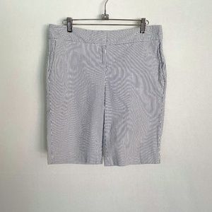 ANN TAYLOR Women’s Size 4 Devon Boardwalk Bermuda Shorts Pinstripe Searsucker